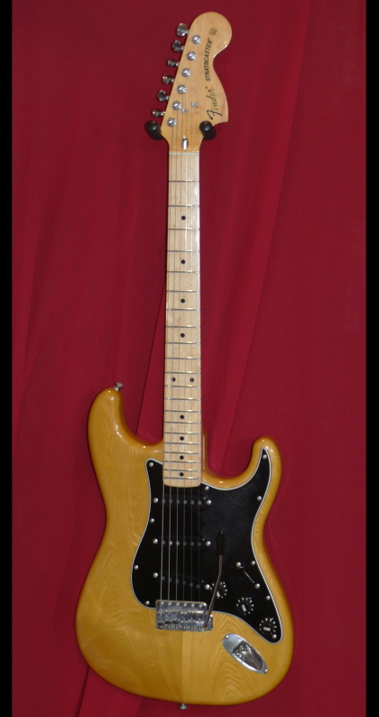 Fender Japan M.I.J. "E" series `72 Stratocaster reissue